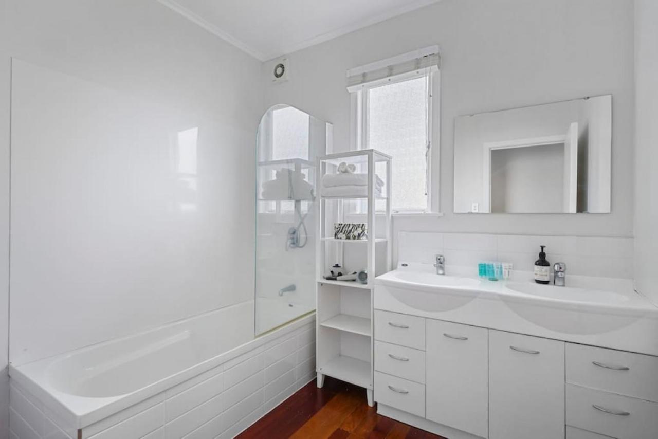 Amazing Home By Beach - Fully Aircon-Ed - Wifi Auckland Exterior foto